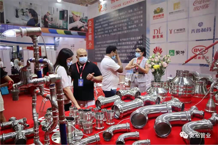 齊全的展會樣品，專業(yè)產(chǎn)品講解，得到了國內外客戶的一致贊譽