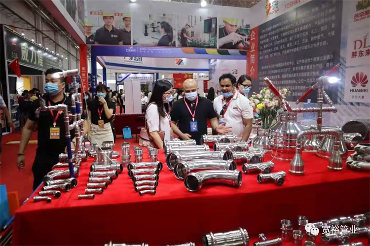 齊全的展會樣品，專業(yè)產(chǎn)品講解，得到了國內外客戶的一致贊譽